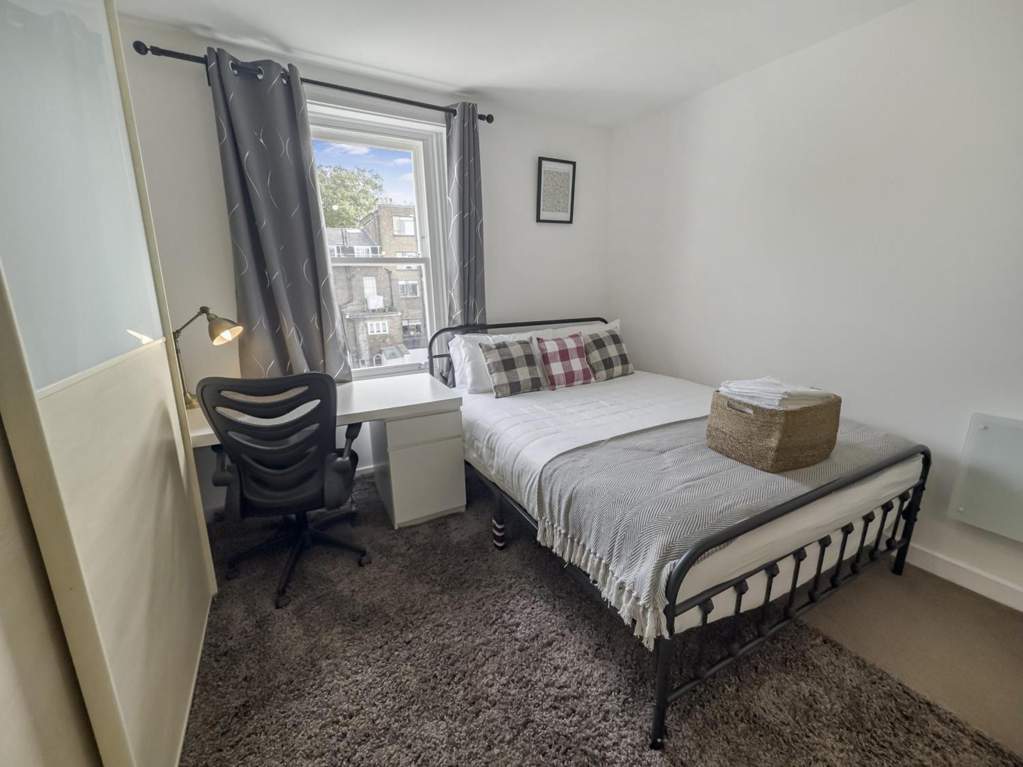 Apartment Stylish Hyde Park 3 Bedroom